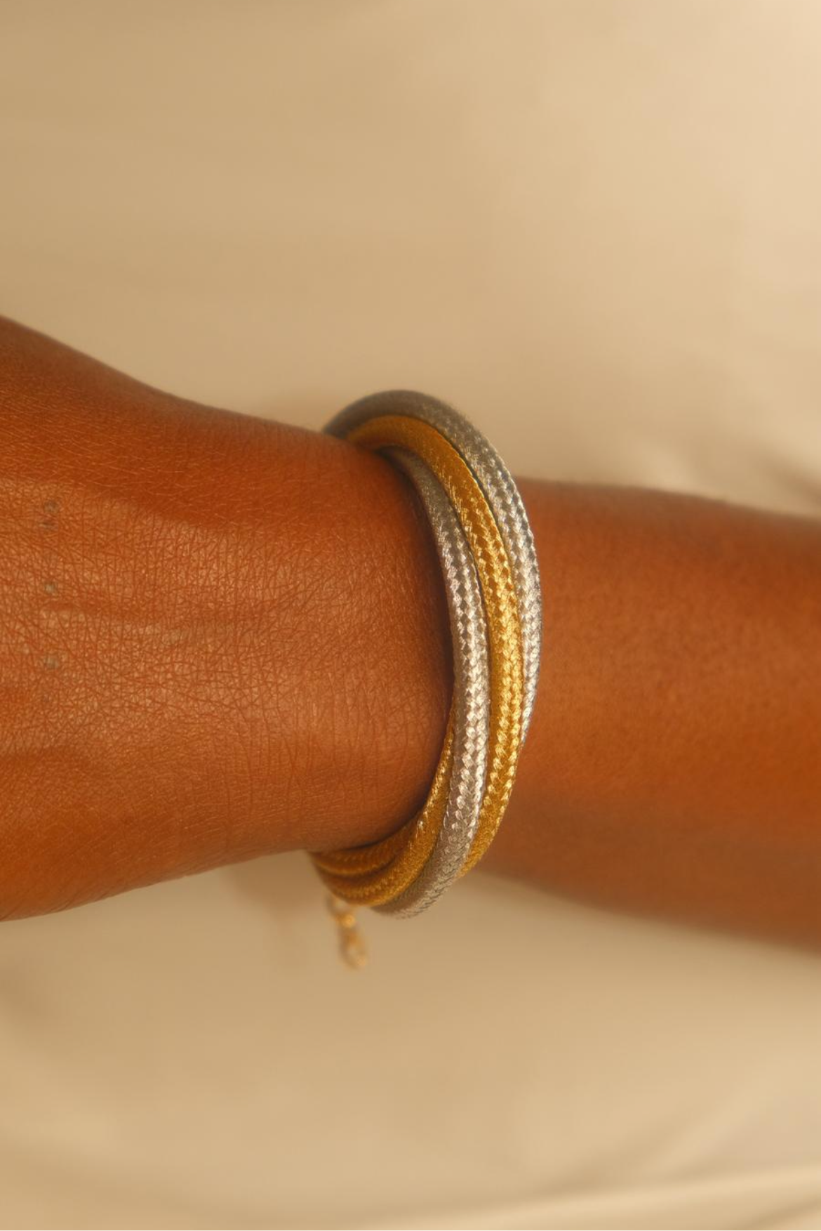 Parure « Fusion Métallique » – Collier, Bracelet & Bague