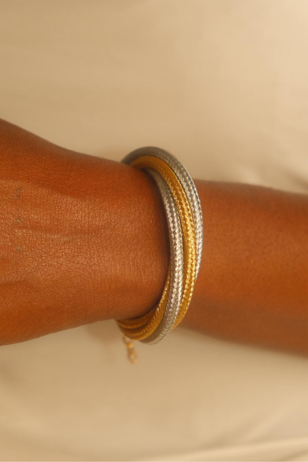 Parure « Fusion Métallique » – Collier, Bracelet & Bague