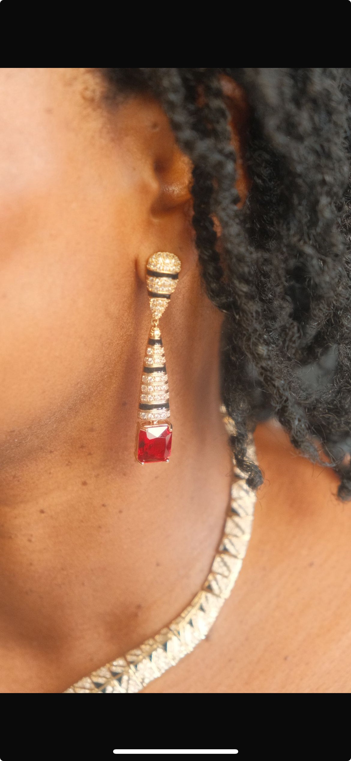 Parure « Éclat Pourpre » – Collier & Boucles d’oreilles