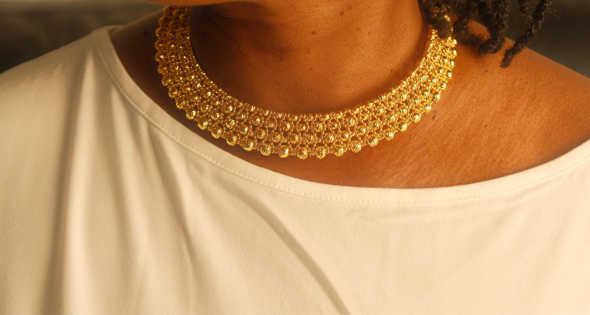 Parure « Prestige Doré » – Collier, Bracelet, Bague & Boucles d’oreilles